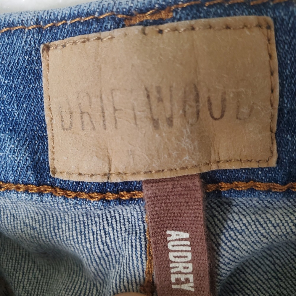 Driftwood Audrey Slim Straight Leg Raw‎ Hem Jeans Medium Wash Blue Denim Size 28 - Picture 9 of 12